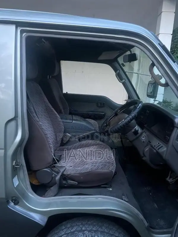 Nissan Caravan 1999 Van (Used)