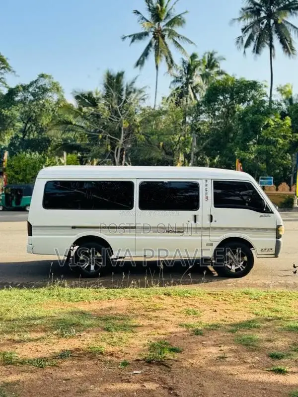 Mazda Bongo Brawny 1993 Van (Used)