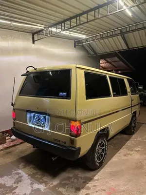 Mitsubishi Delica 1986 Van (Used)