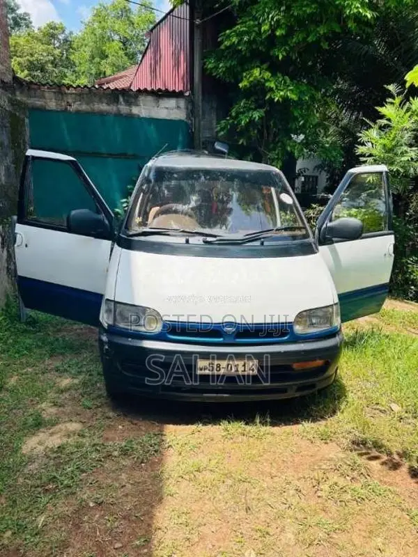 Nissan Serena 1992 Van (Used)