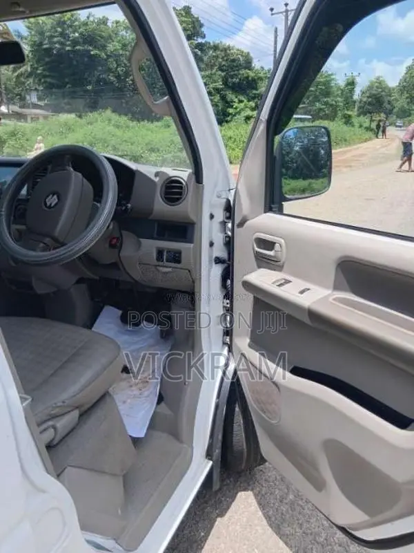 Suzuki Every 2013 Van (Used)