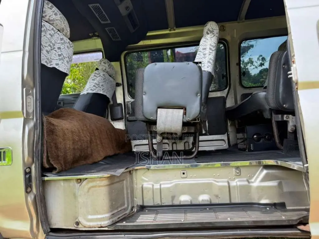 Nissan Caravan 1994 Van (Used)