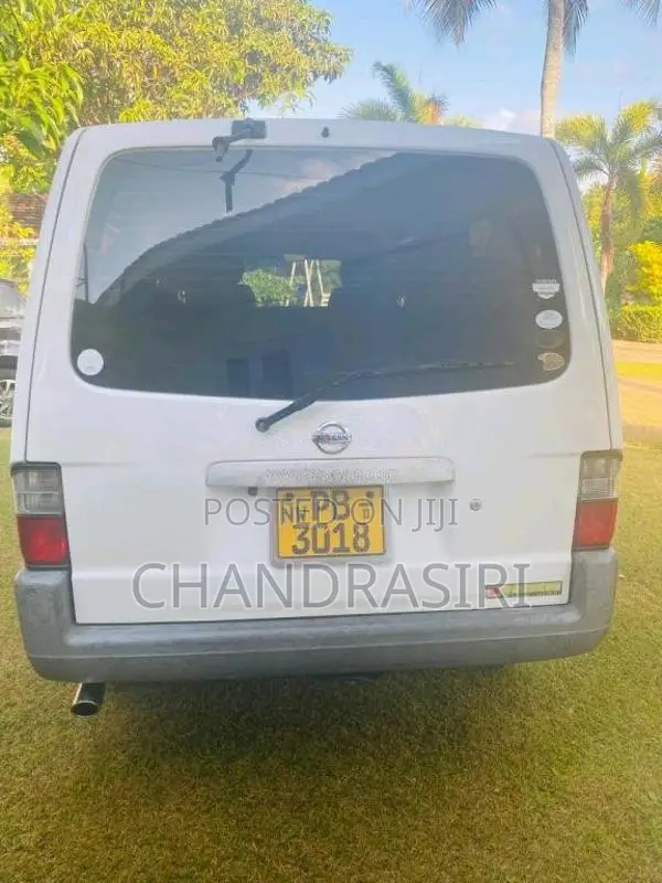 Nissan Lion Face 2002 Van (Used)