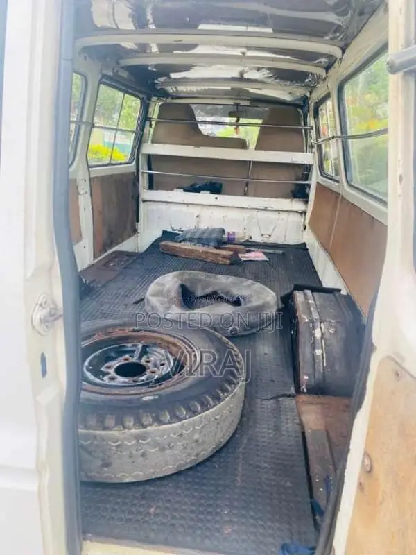 Isuzu ELF 150 1980 Van (Used)