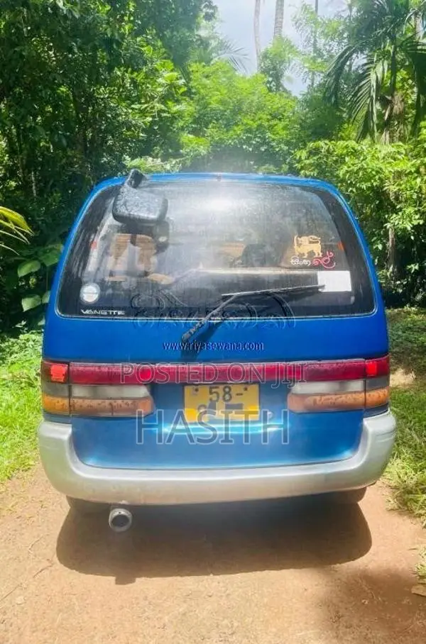 Nissan Serena 1992 Van (Used)