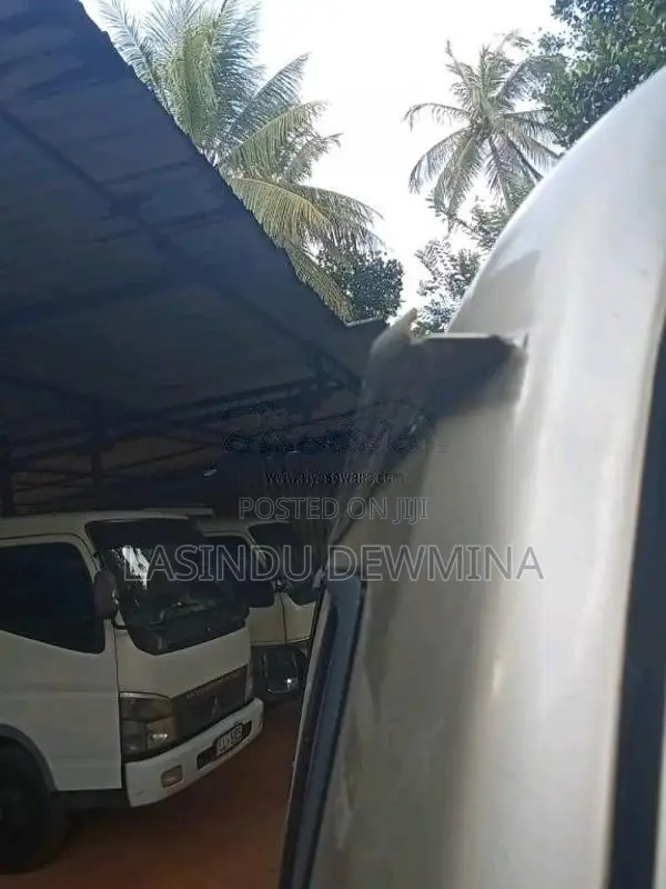 Nissan Caravan 1992 Van (Used)