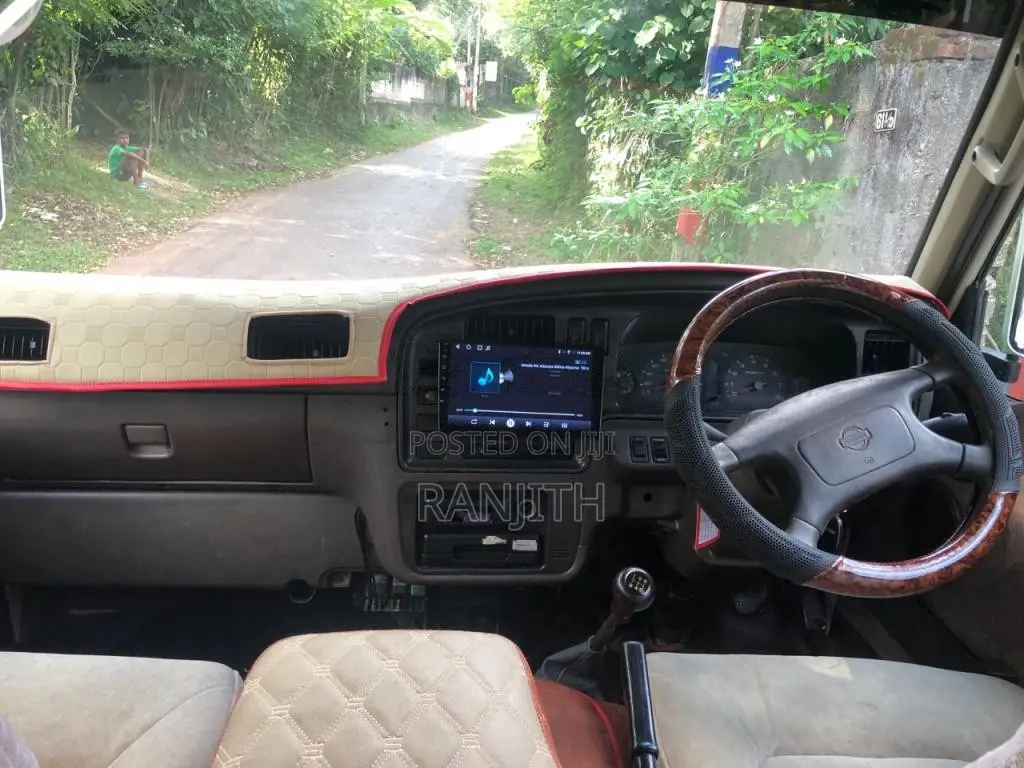 Nissan Caravan 1993 Van (Used)