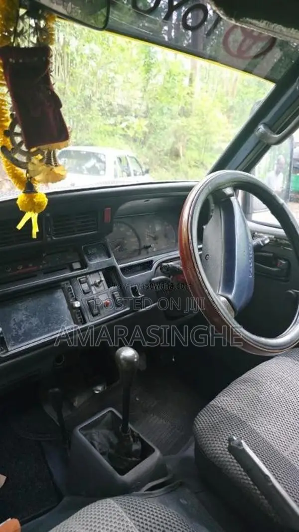 Toyota Hiace LH119 1997 Van (Used)