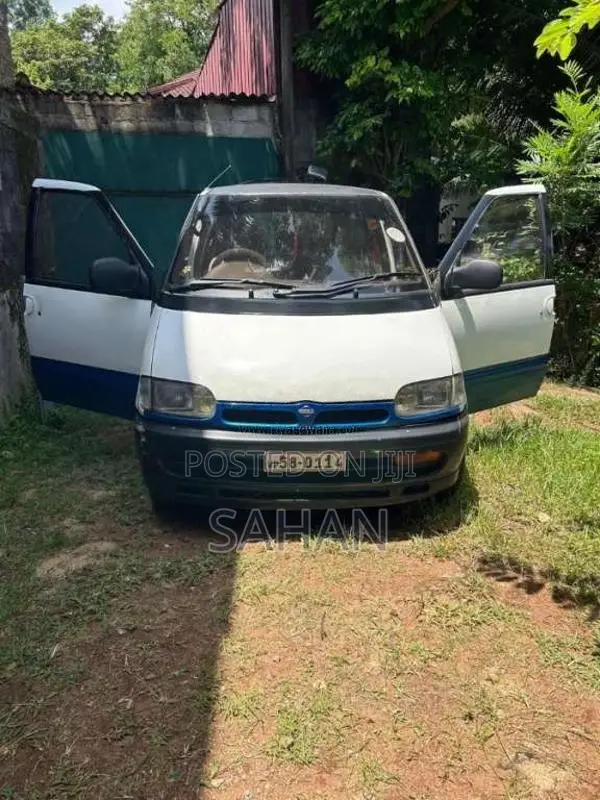 Nissan Serena 1992 Van (Used)