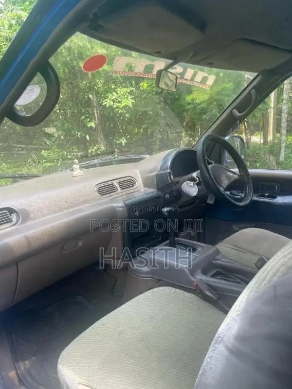 Nissan Serena 1992 Van (Used)