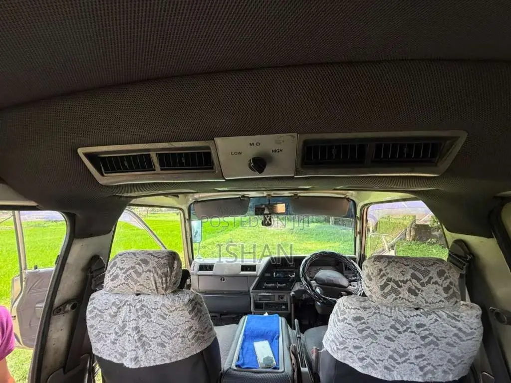 Nissan Caravan 1994 Van (Used)