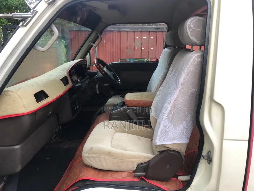 Nissan Caravan 1993 Van (Used)