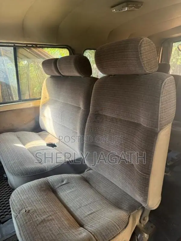 Nissan E24 1994 Van (Used)