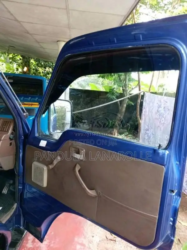 Isuzu Fargo 1994 Van (Used)
