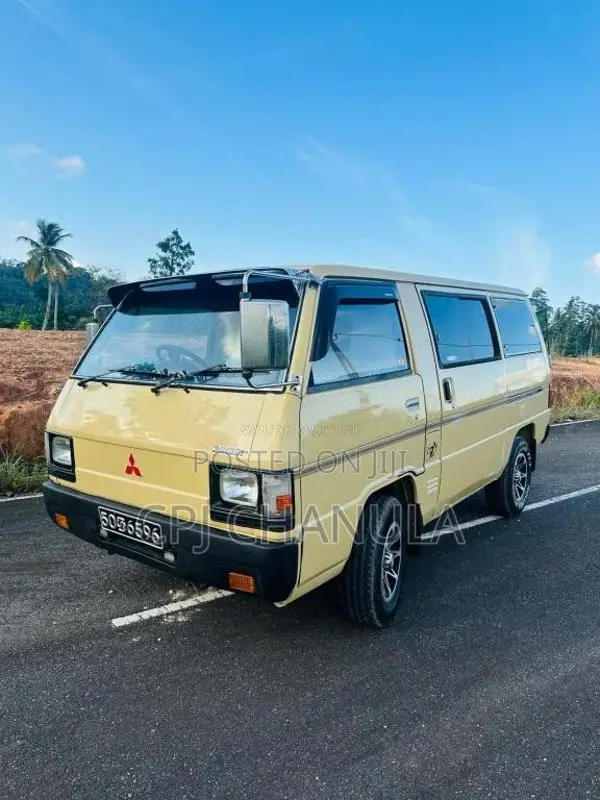 Mitsubishi Delica 1986 Van (Used)