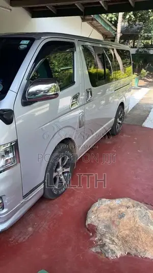 Toyota KDH 2013 Van (Used)