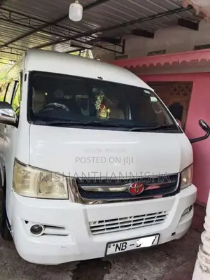 Micro High Roof 2013 Van (Used)