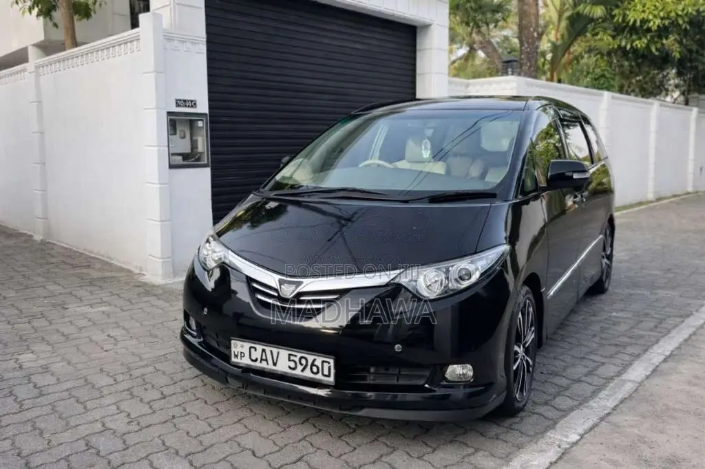 Toyota Estima 2010 Van (Used)