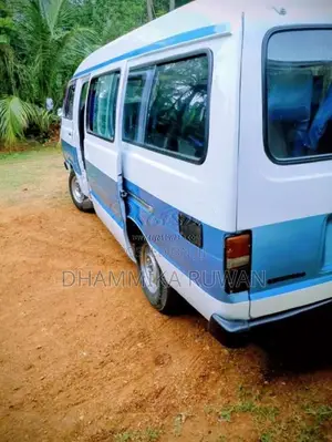 Toyota LH30 1982 Van (Used)