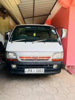 Toyota Dolphin 1999 Van (Used)
