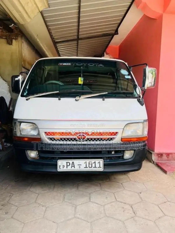 Toyota Dolphin 1999 Van (Used)