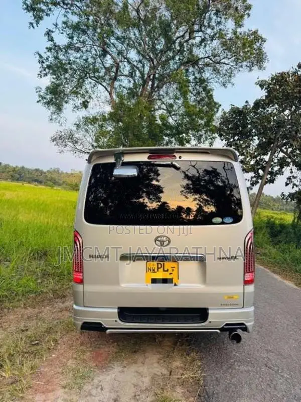 Toyota KDH 2014 Van (Used)