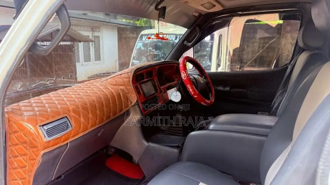 Toyota HIACE 1999 Van (Used)
