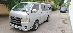 Toyota KDH 2011 Van (Used)