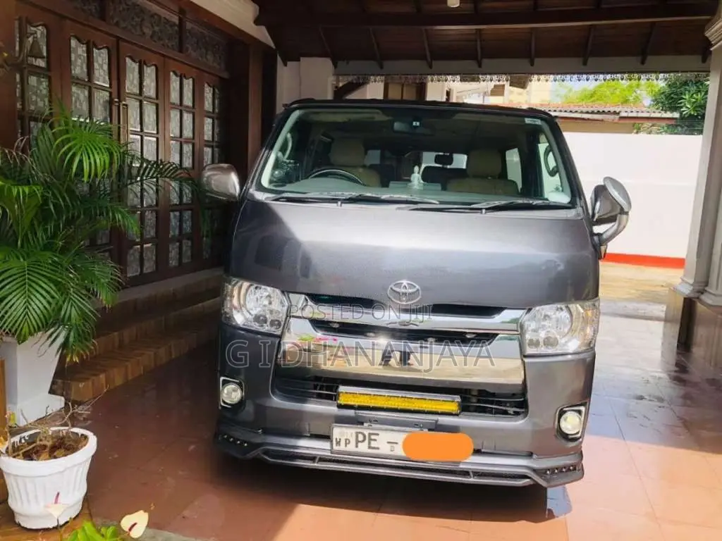 Toyota KDH 2008 Van (Used)