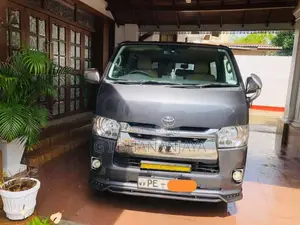 Toyota KDH 2008 Van (Used)