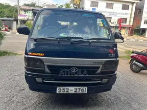 Toyota Dolphin 1994 Van (Used)
