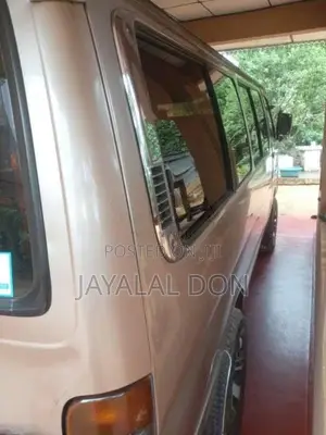 Toyota Hiace 1993 Van (Used)