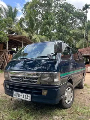 Toyota Dolphin 172 2002 Van (Used)
