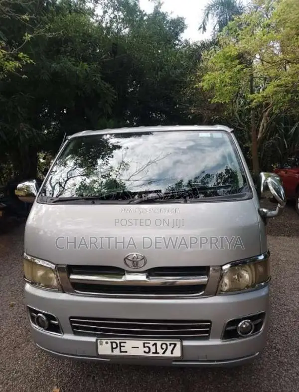 Toyota KDH 200 2004 Van (Used)