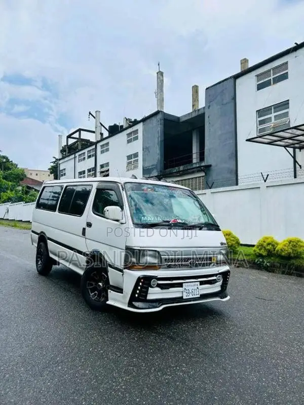 Toyota Dolphin 1996 Van (Used)