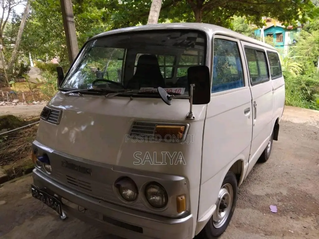 Mitsubishi Delica 1980 Van (Used)