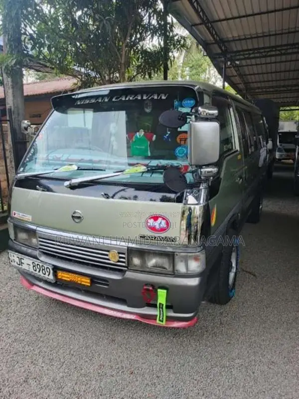 Nissan Caravan 2003 Van (Used)