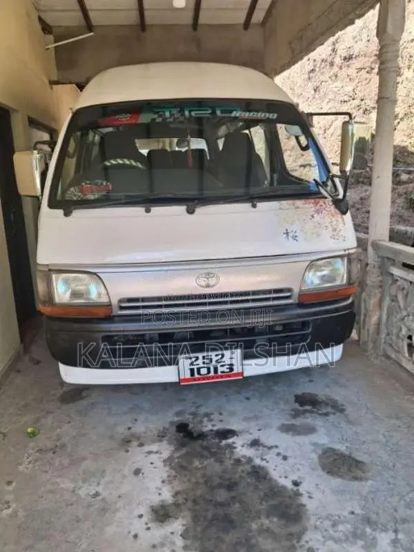Toyota Dolphin 1994 Van (Used)