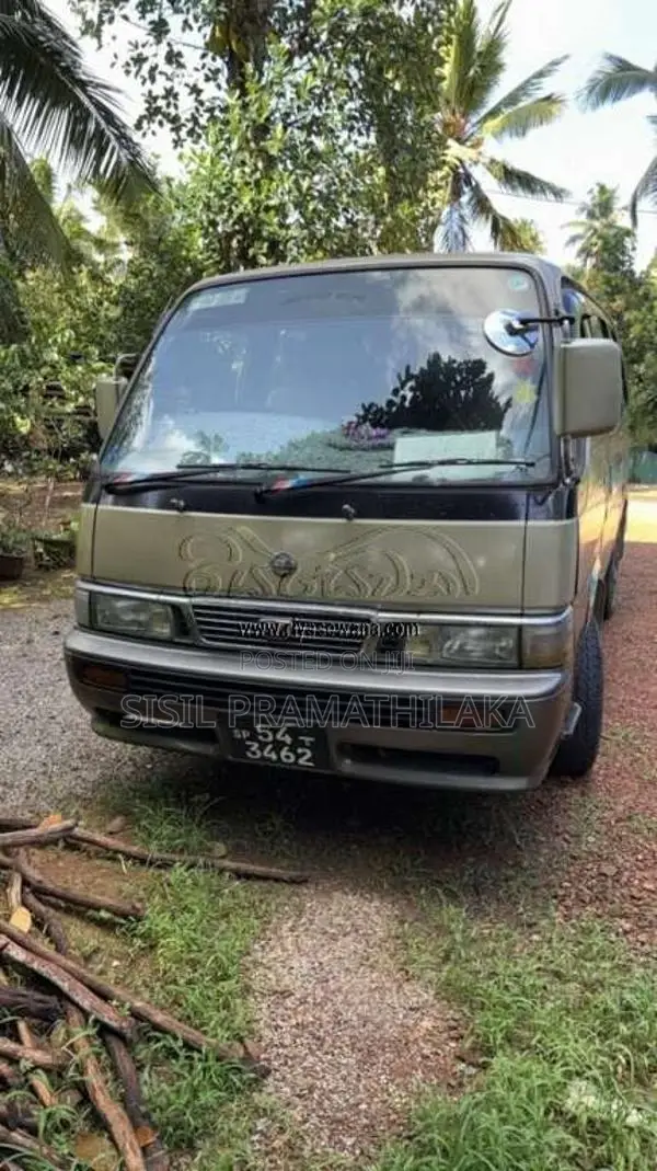 Nissan Caravan 1989 Van (Used)