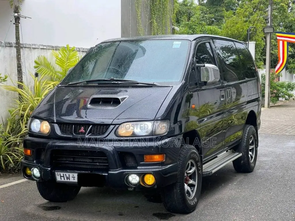 Mitsubishi L400 2004 Van (Used)