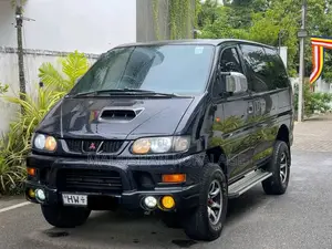Mitsubishi L400 2004 Van (Used)