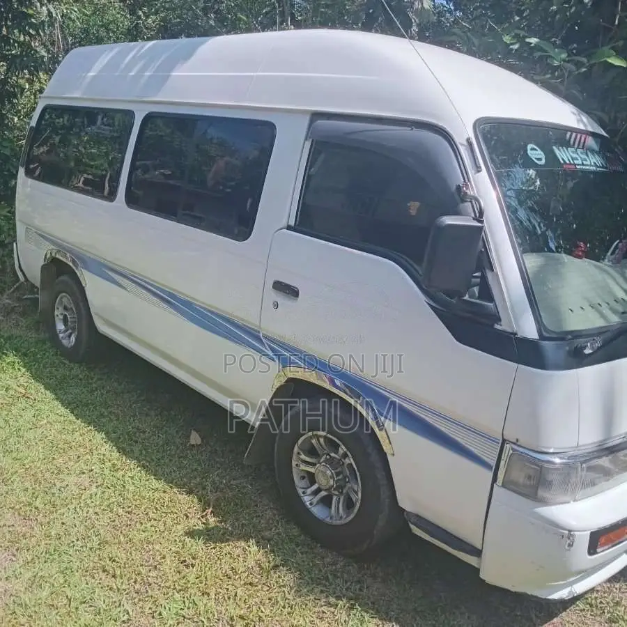 Nissan Caravan 2001 Van (Used)