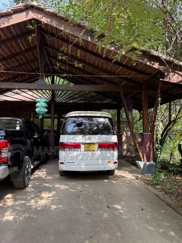 Toyota Regius 1998 Van (Used)