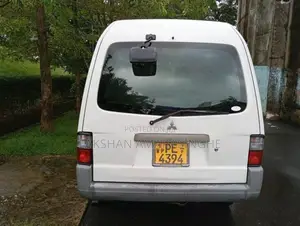 Mitsubishi Vanette 2012 Van (Used)