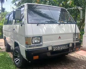 Mitsubishi L300 1986 Van (Used)