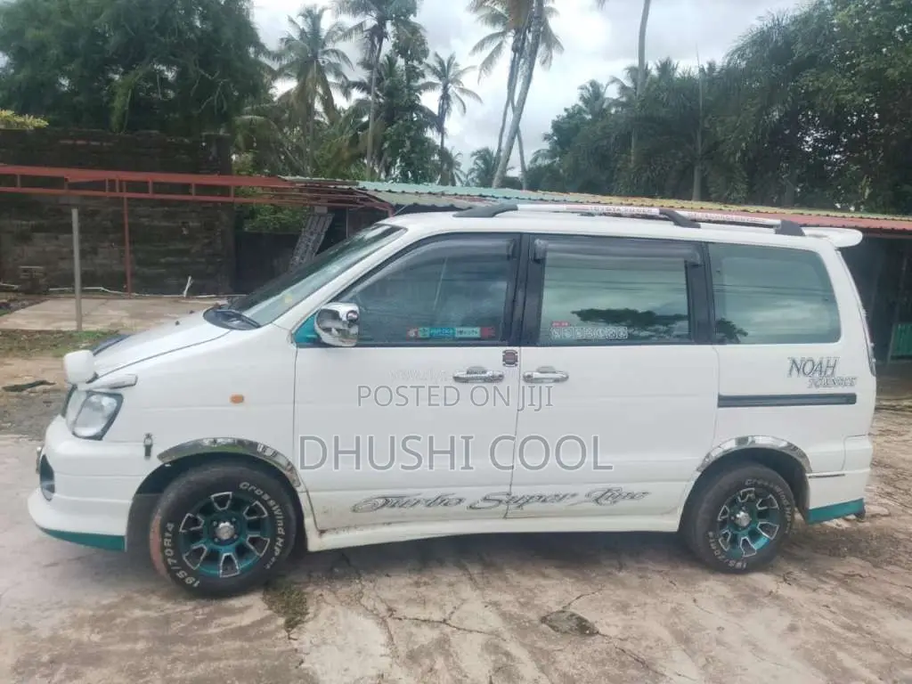 Toyota Townace Noah 1999 Van (Used)