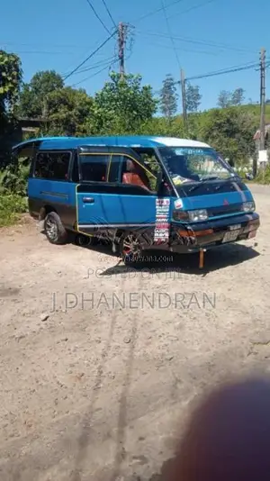 Mitsubishi Po15 1992 Van (Used)
