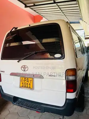 Toyota Dolphin 1999 Van (Used)