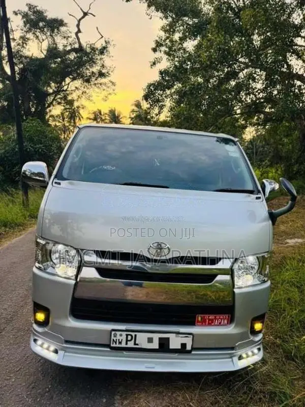 Toyota KDH 2014 Van (Used)