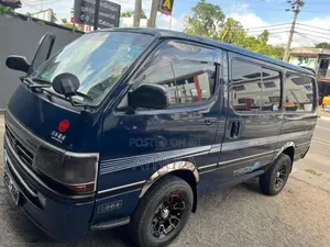 Toyota Dolphin 1994 Van (Used)